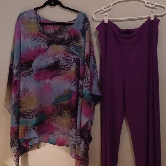 Poncho top with matching pants - Picture 1 of 4